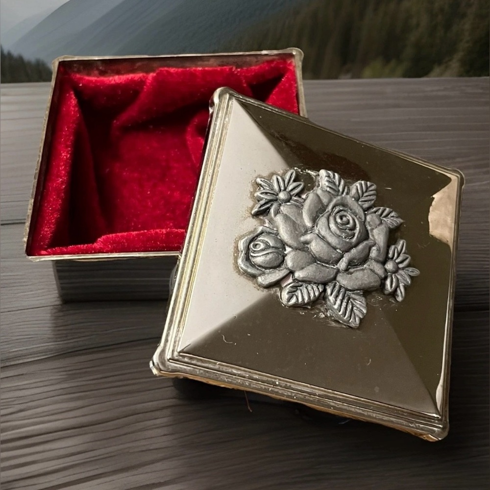 Vintage Silver Plated ROSE Keepsake Ring Trinket Box Red Velvet Lining